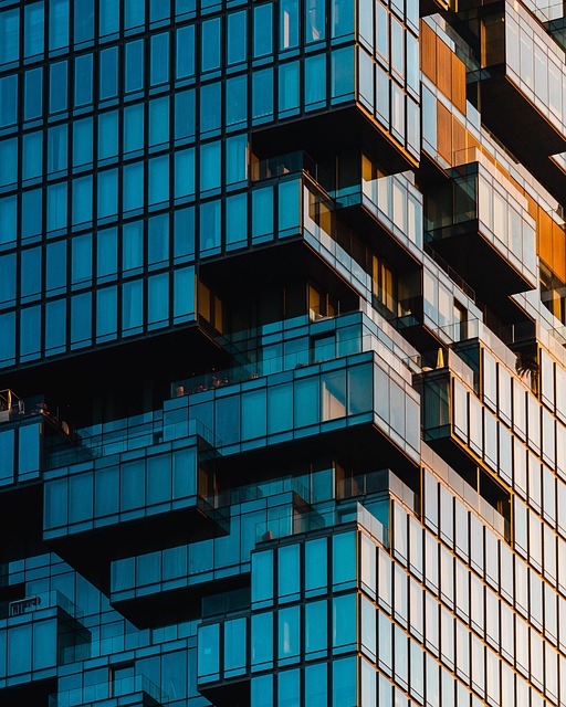建筑素材 - 建造 /  结构 /  现代的 /  现代建筑 /  正面 /  玻璃窗 /  办公大楼 /  结构体 /  当代建筑
