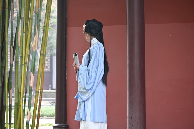 美女素材 - 竹林 /  阳光 /  汉服 /  美女 /  公园