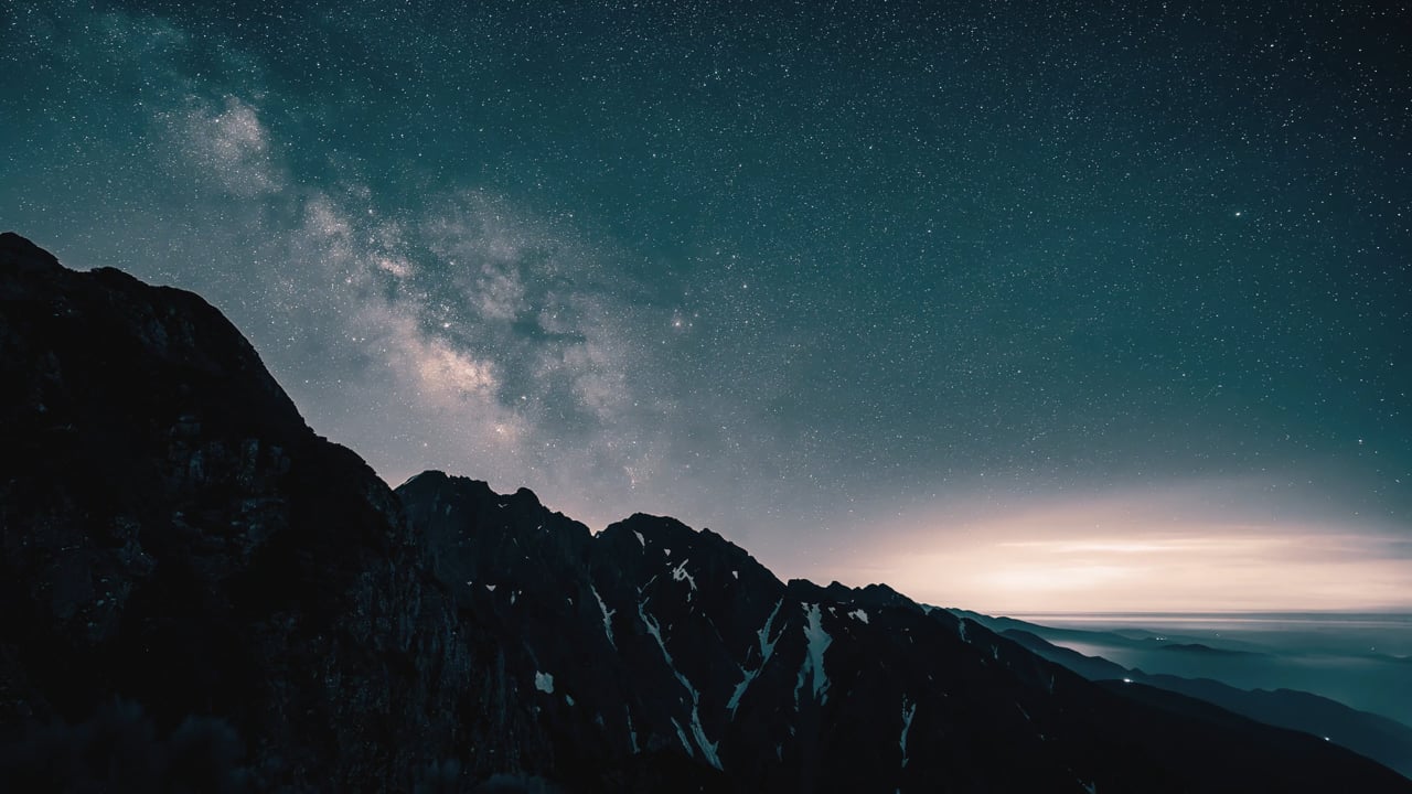 星空素材 - 星空 /  山脉 /  银河系 /  宇宙 /  云 /  城市的灯光 /  穗高岳 /  中部山国家公园 /  时间流逝 /  日本