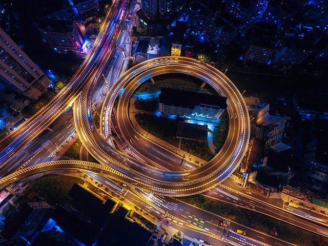 城市素材 - 街道 /  夜晚 /  灯 /  圆圈 /  高速公路 /  顶视图 /  城市景观 /  鸟瞰图 /  城市的 /  十字路口 /  交通 /  城市的灯光 /  夜间摄影 /  航拍